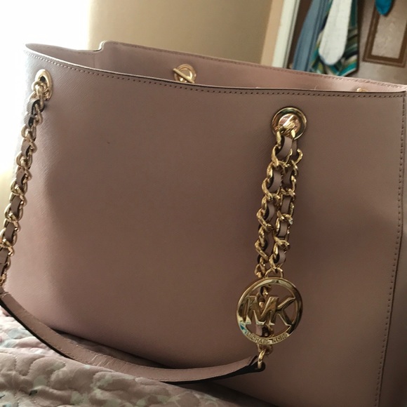 Michael Kors Handbags - Blush pink Michael Kors handbag